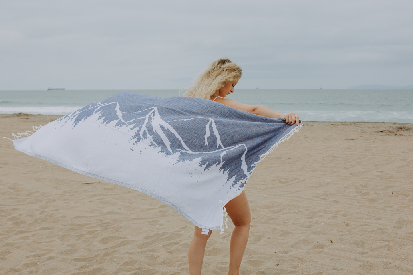 Mountain 100% Cotton Reversible Turkish Towel in Navy